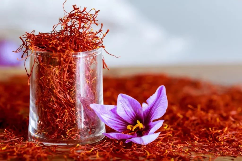 Cách sử dụng saffron: Bí quyết từ thiên nhiên cho sức khỏe và sắc đẹp