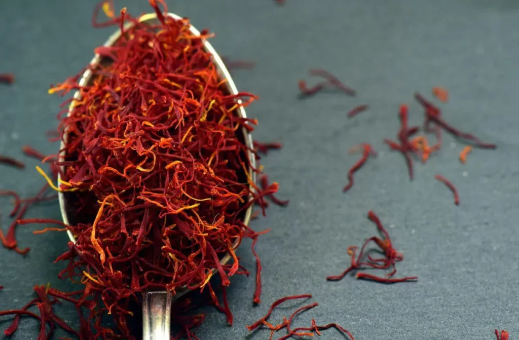 Dinh dưỡng Saffron: Những lợi ích tuyệt vời cho sức khỏe